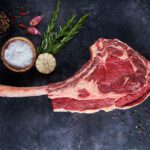 Tomahawk Bodegón con una chuleta tomahawk