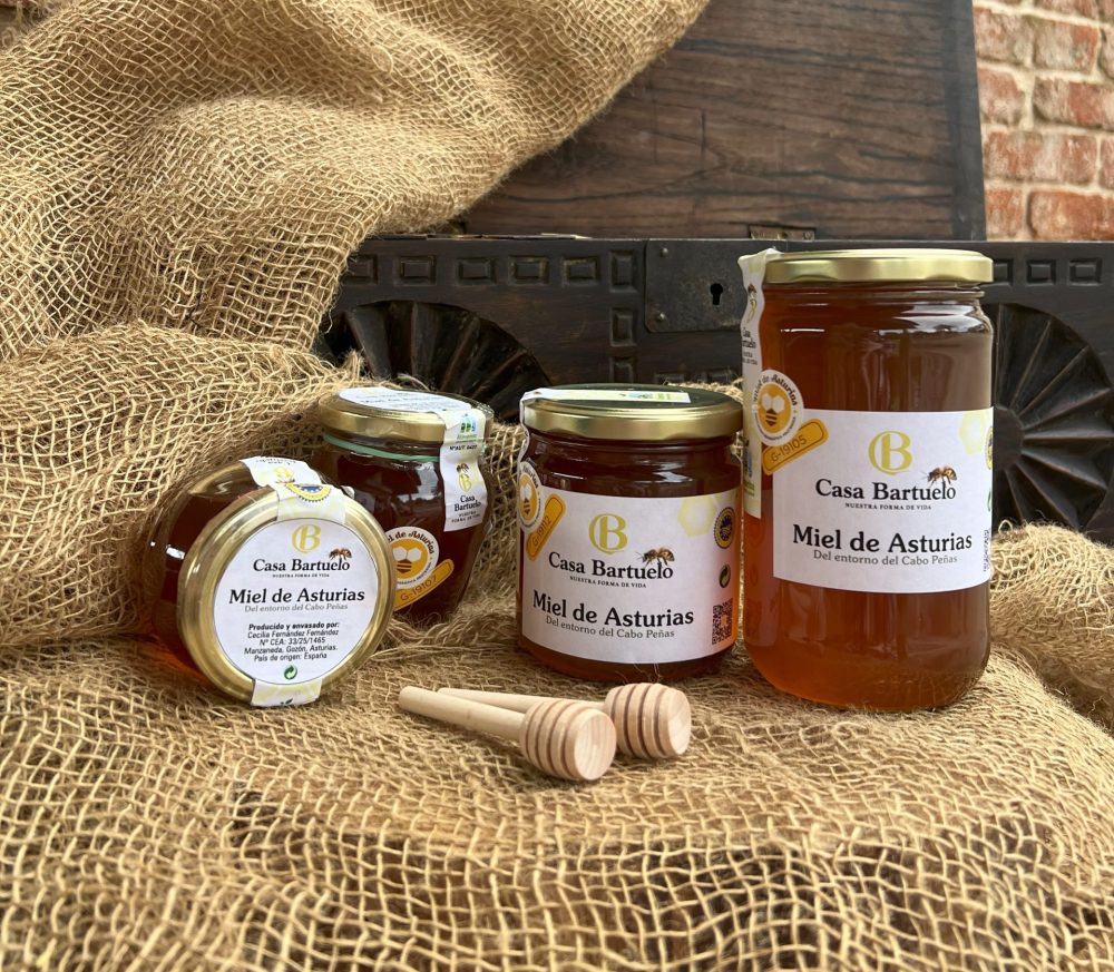 Nuestros tres tarros de miel, de 300, 500 y 800 gr.
